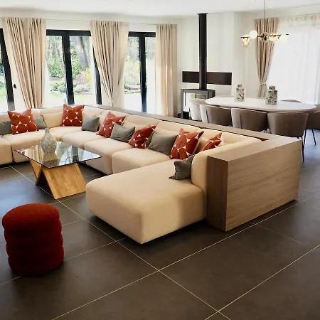 De Luxe 4 Parkings Jardin *