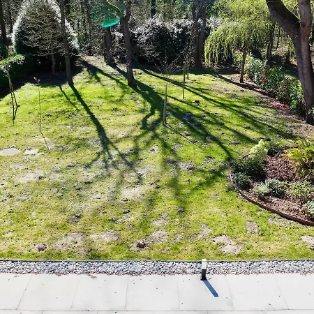 De Luxe 4 Parkings Jardin Villa *